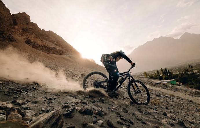 mountain biking in skardu
